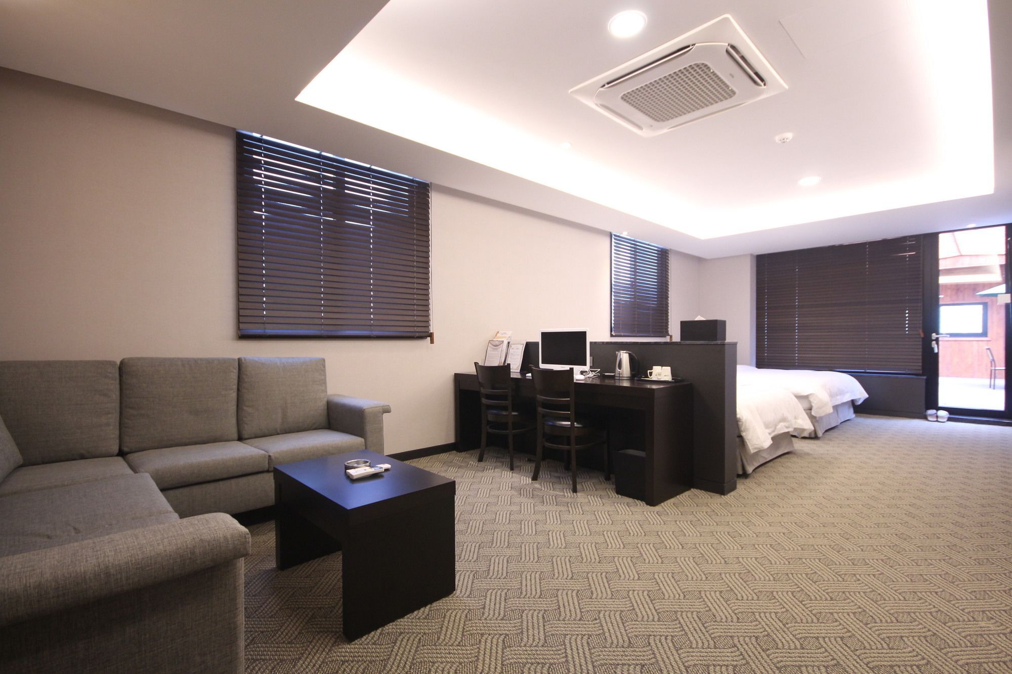 Mbn Hotel Чангуон Екстериор снимка